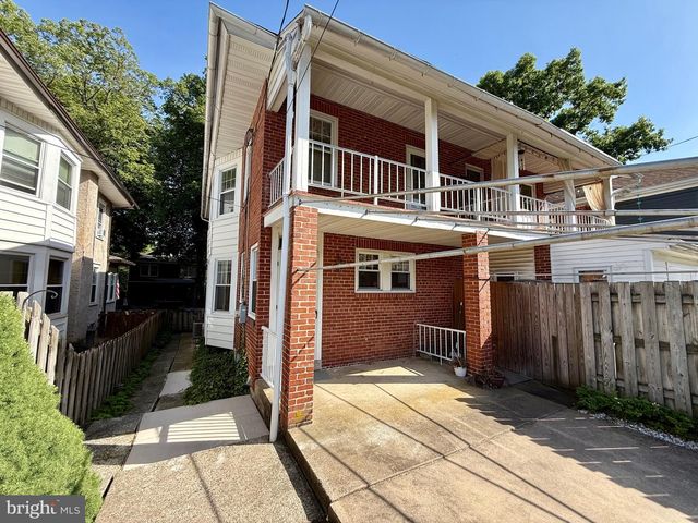 1557 DAUPHIN AV, Wyomissing, PA 19610