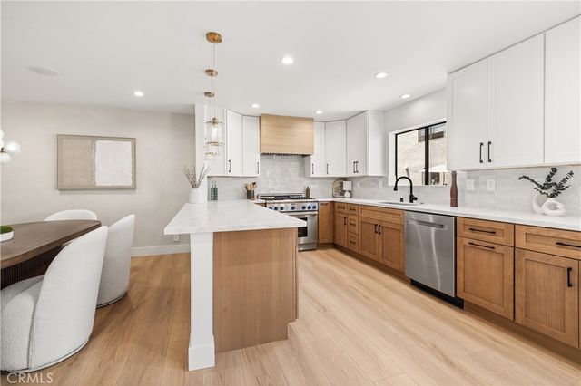 5711 Owensmouth 125, Woodland Hills, CA 91367