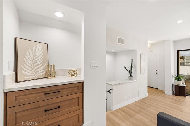 5711 Owensmouth 125, Woodland Hills, CA 91367