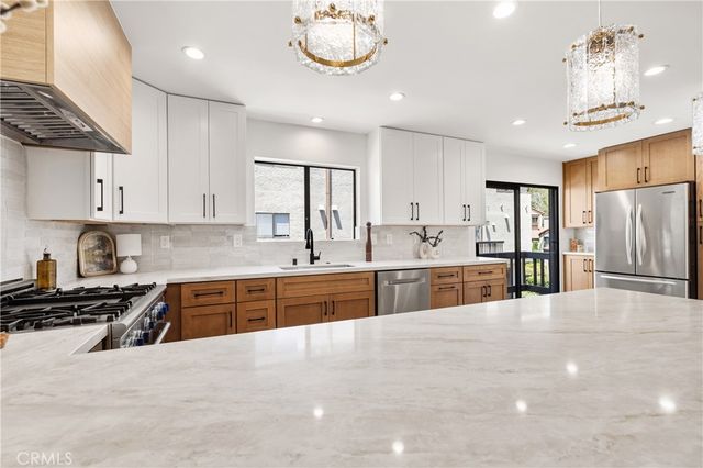 5711 Owensmouth 125, Woodland Hills, CA 91367
