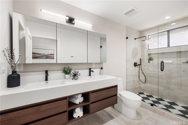 5711 Owensmouth 125, Woodland Hills, CA 91367
