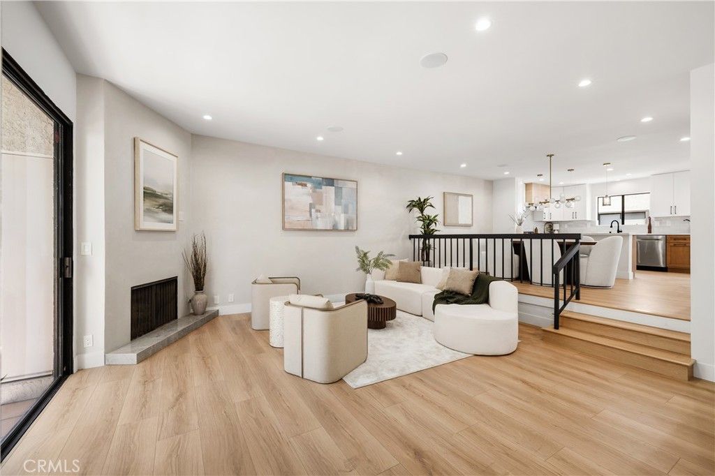 Image 1 of property listing at 5711 Owensmouth 125, Woodland Hills, CA 91367