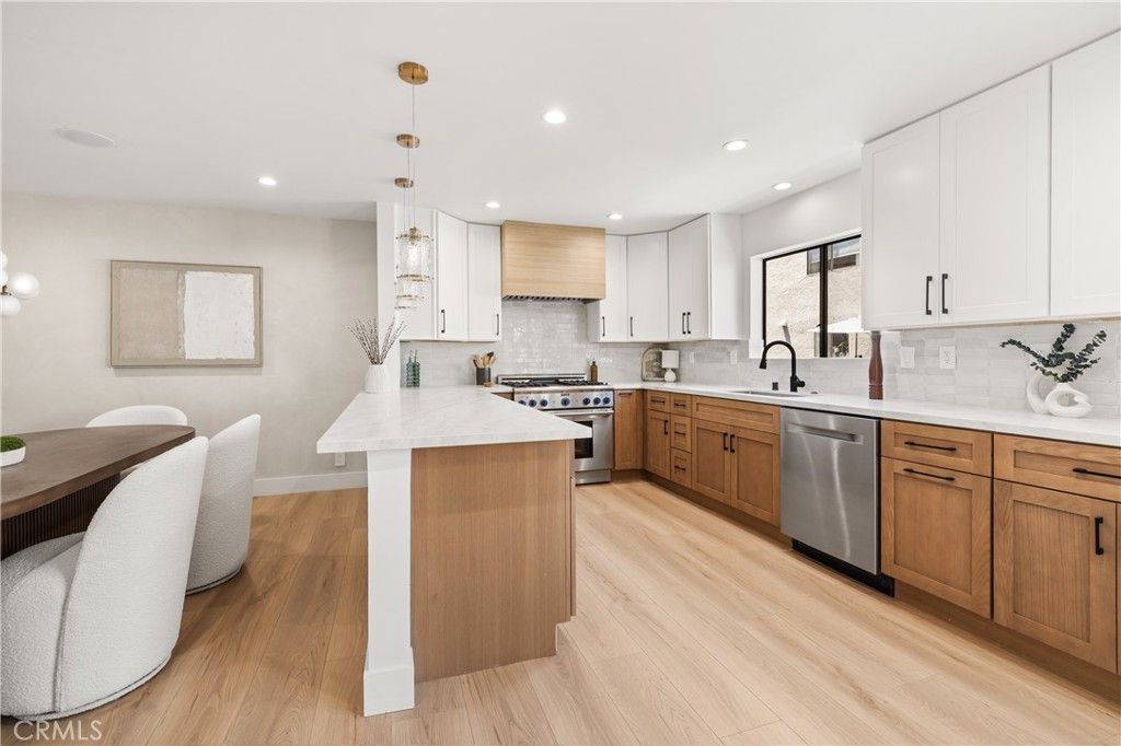 Image 11 of property listing at 5711 Owensmouth 125, Woodland Hills, CA 91367