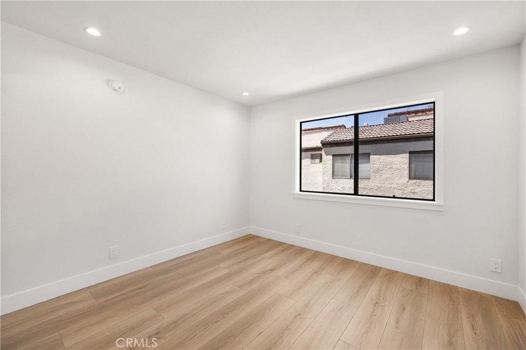 Image 20 of property listing at 5711 Owensmouth 125, Woodland Hills, CA 91367
