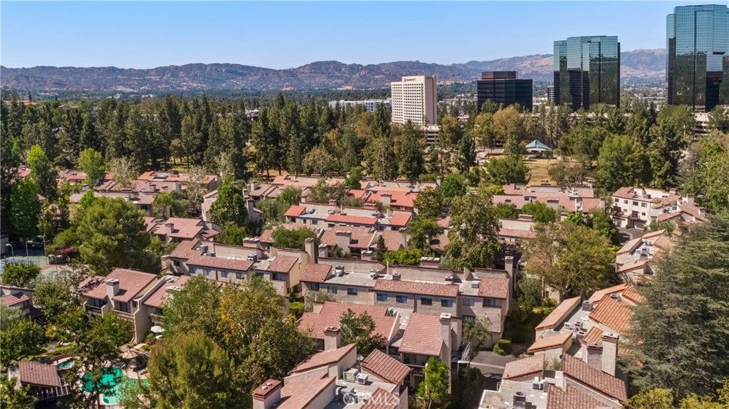 Image 23 of property listing at 5711 Owensmouth 125, Woodland Hills, CA 91367