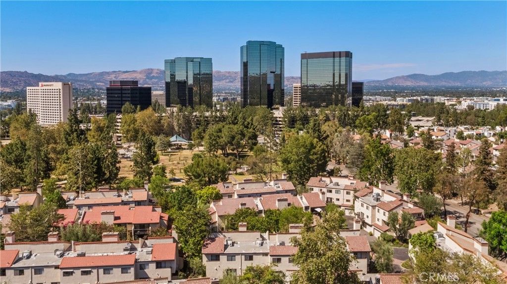 Image 44 of property listing at 5711 Owensmouth 125, Woodland Hills, CA 91367