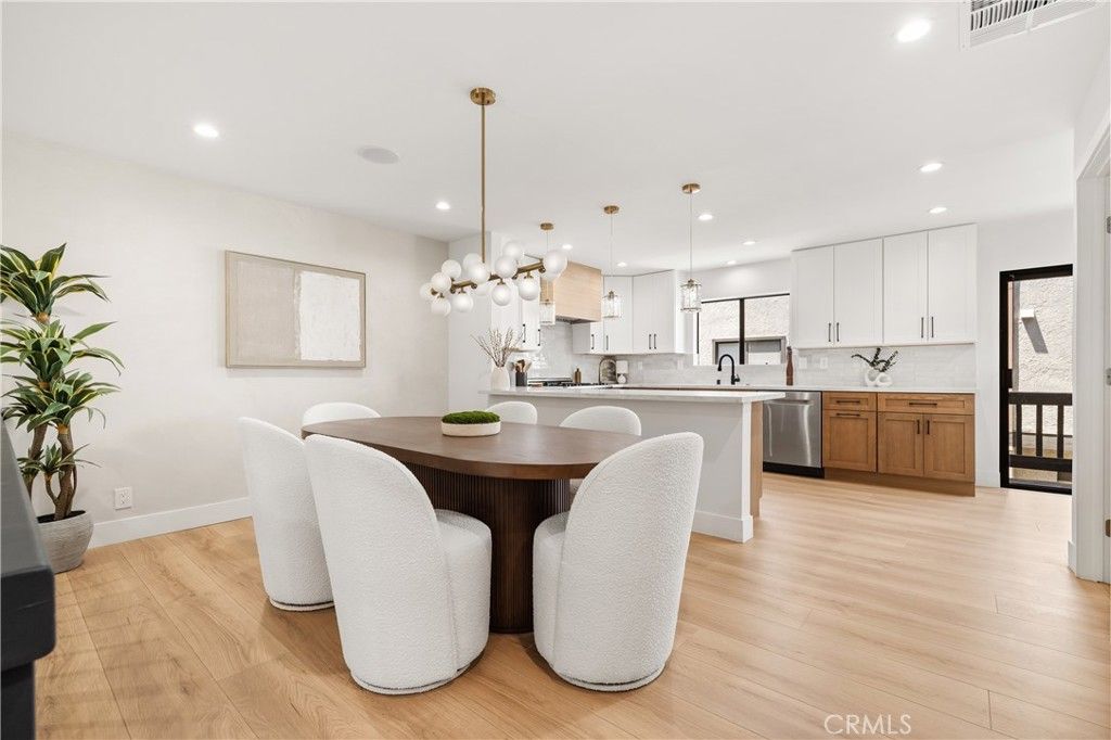 Image 9 of property listing at 5711 Owensmouth 125, Woodland Hills, CA 91367