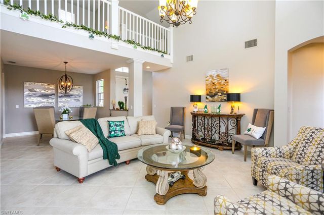 5945 Paradise CIR, Naples, FL 34110