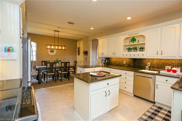 5945 Paradise CIR, Naples, FL 34110