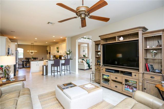 5945 Paradise CIR, Naples, FL 34110
