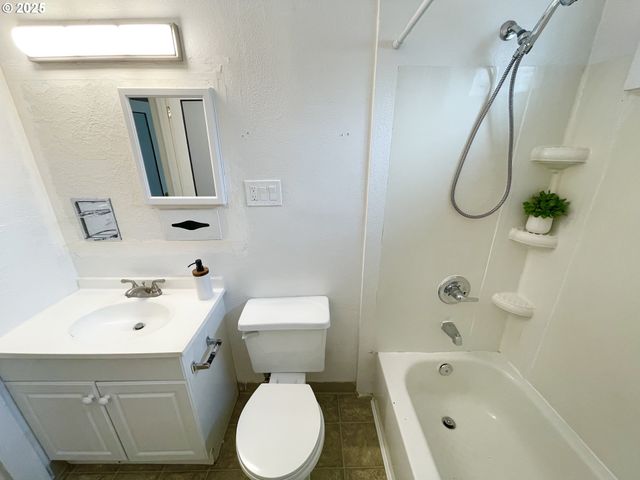 245 MADRONA Ave, Salem, OR 97302