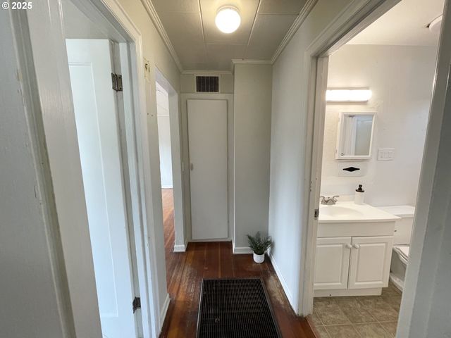 245 MADRONA Ave, Salem, OR 97302