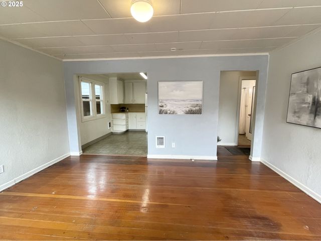 245 MADRONA Ave, Salem, OR 97302