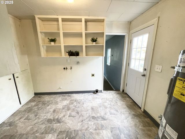 245 MADRONA Ave, Salem, OR 97302