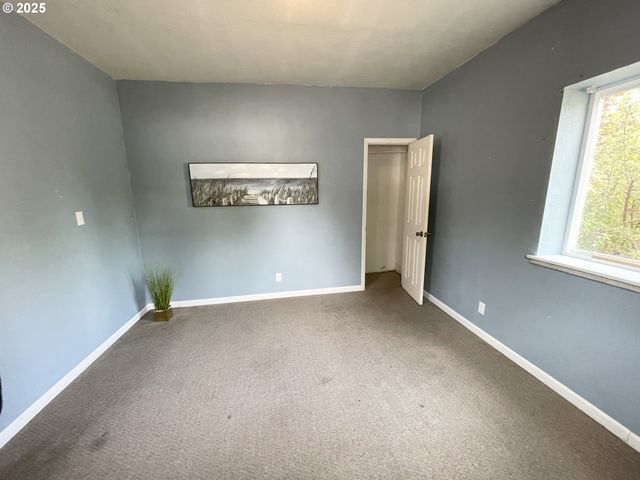 245 MADRONA Ave, Salem, OR 97302