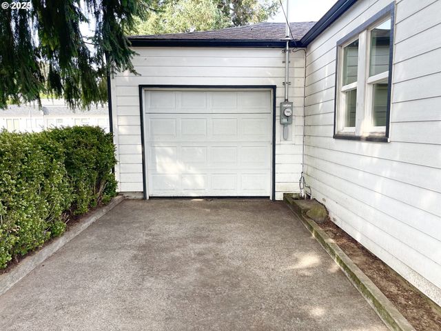 245 MADRONA Ave, Salem, OR 97302