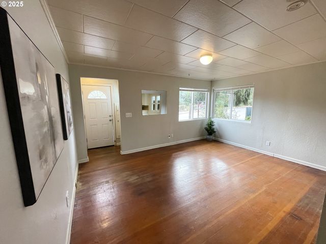 245 MADRONA Ave, Salem, OR 97302