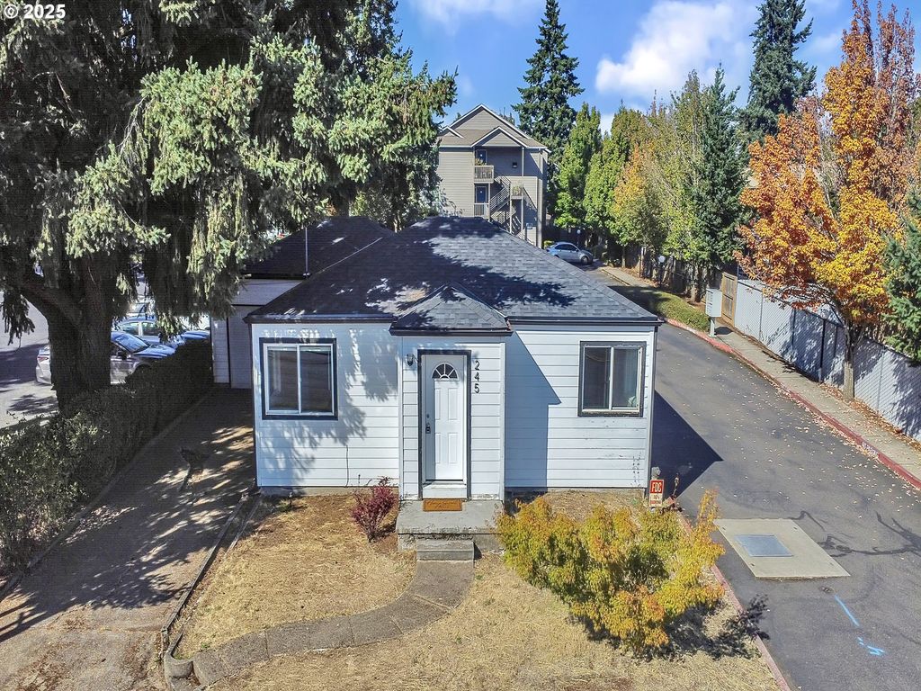 245 MADRONA Ave, Salem, OR 97302