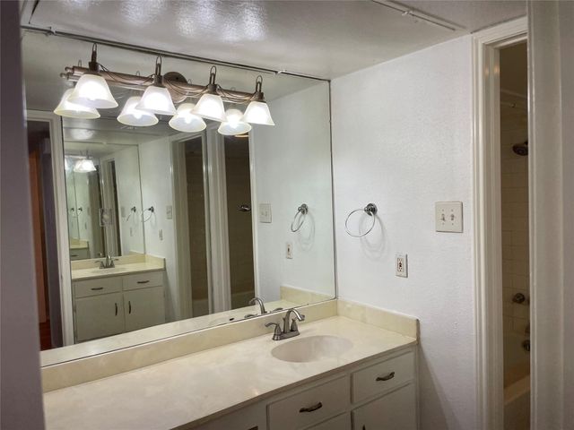 2100 Tanglewilde Street 597, Houston, TX 77063