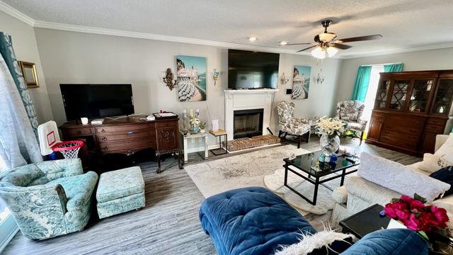909 Lamont Ln, Clarksville, TN 37042