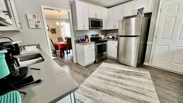 909 Lamont Ln, Clarksville, TN 37042