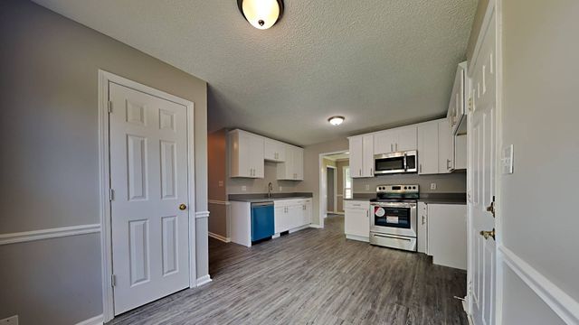 909 Lamont Ln, Clarksville, TN 37042