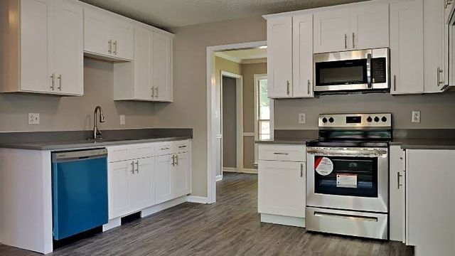 909 Lamont Ln, Clarksville, TN 37042