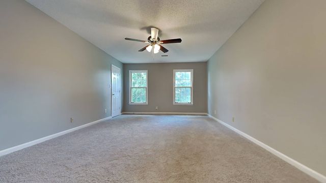 909 Lamont Ln, Clarksville, TN 37042