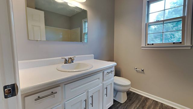 909 Lamont Ln, Clarksville, TN 37042