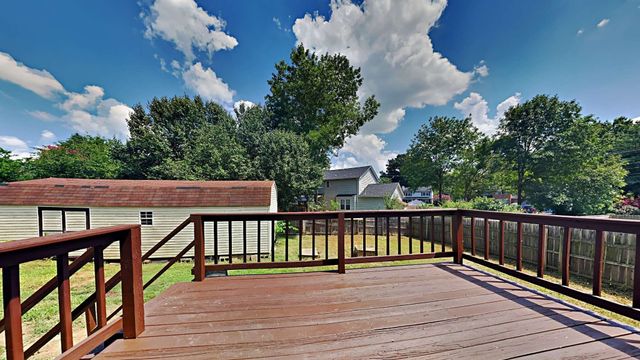 909 Lamont Ln, Clarksville, TN 37042