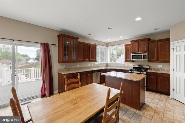 2700 LOYALTY CT, Winchester, VA 22601