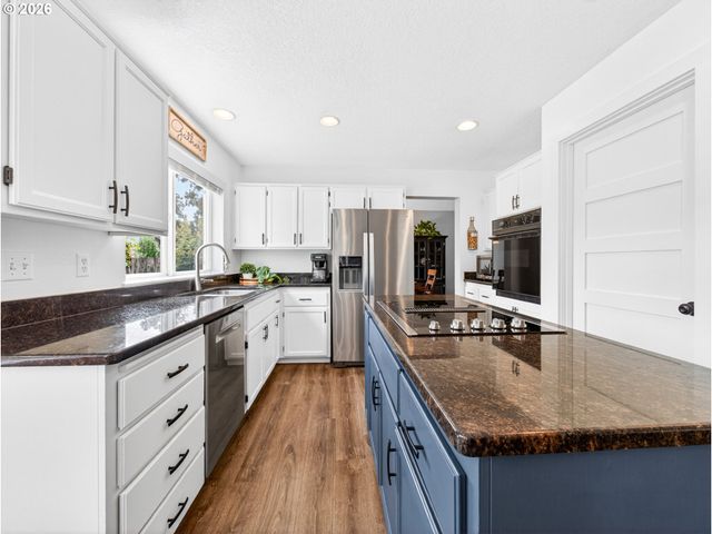 19338 VINCENT Dr, Oregon City, OR 97045