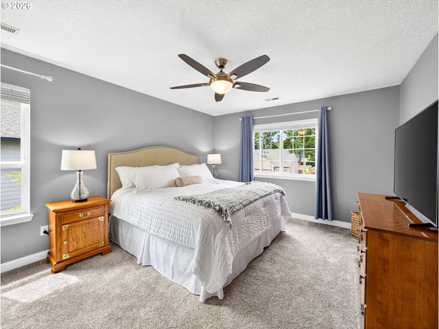 19338 VINCENT Dr, Oregon City, OR 97045