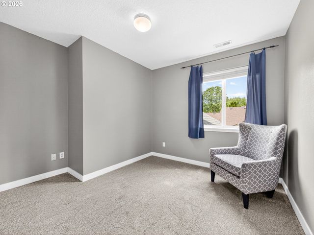 19338 VINCENT Dr, Oregon City, OR 97045