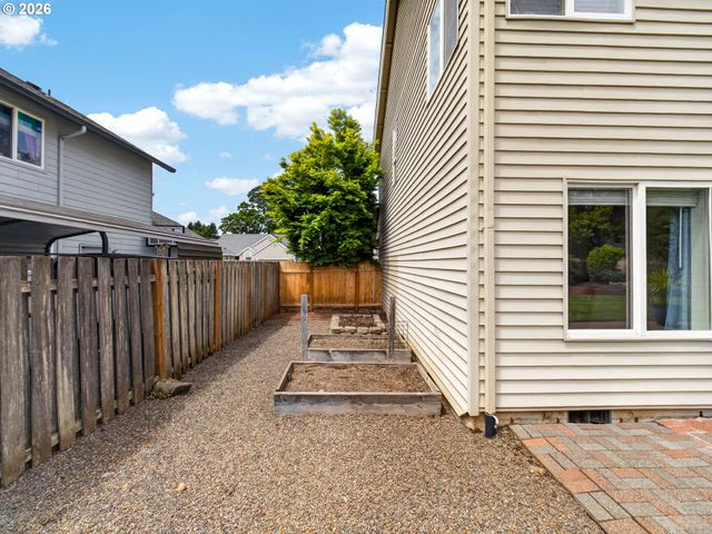 19338 VINCENT Dr, Oregon City, OR 97045