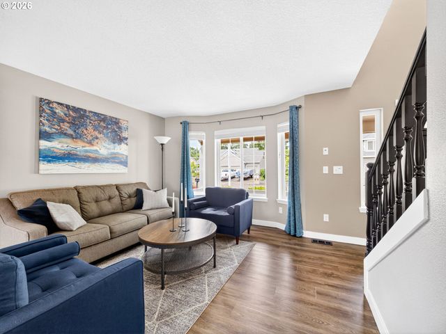 19338 VINCENT Dr, Oregon City, OR 97045