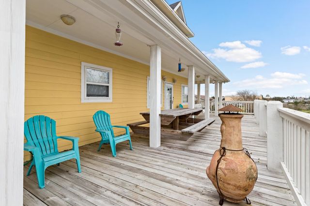 1216 Overton Avenue, Port Bolivar, TX 77650