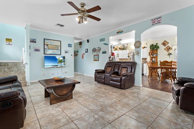 1216 Overton Avenue, Port Bolivar, TX 77650