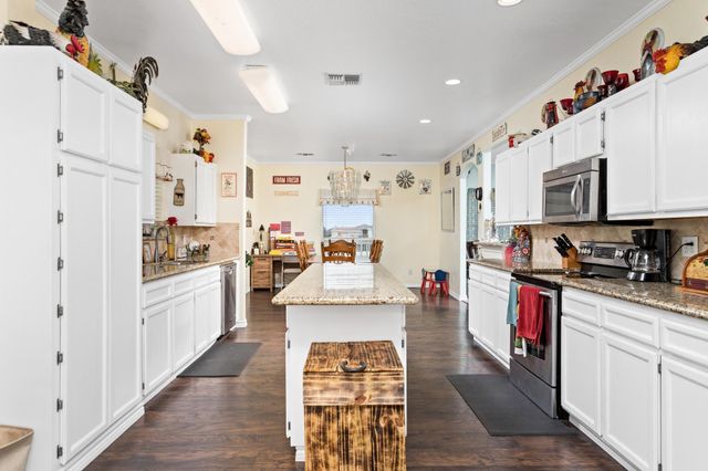 1216 Overton Avenue, Port Bolivar, TX 77650