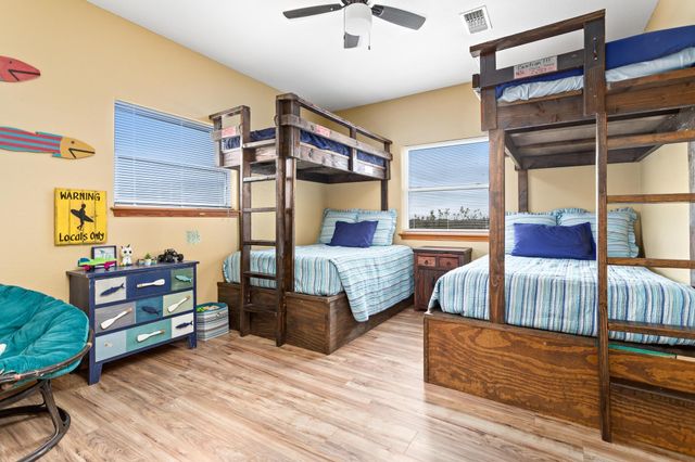 1216 Overton Avenue, Port Bolivar, TX 77650