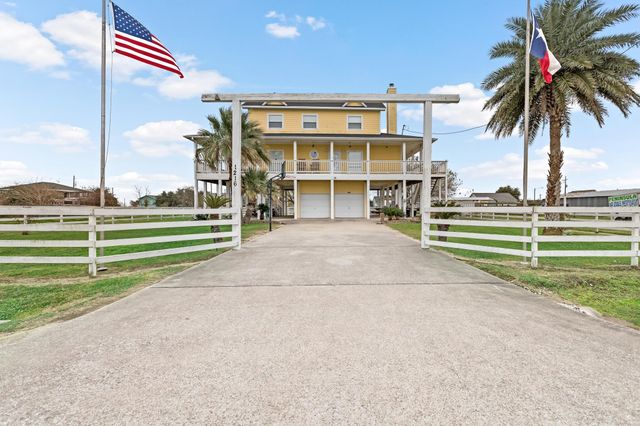 1216 Overton Avenue, Port Bolivar, TX 77650