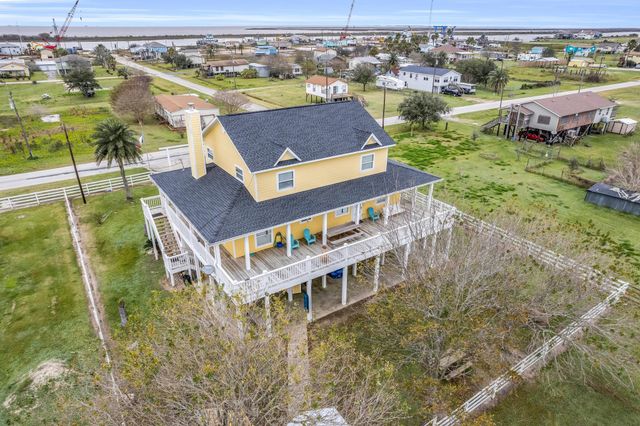 1216 Overton Avenue, Port Bolivar, TX 77650