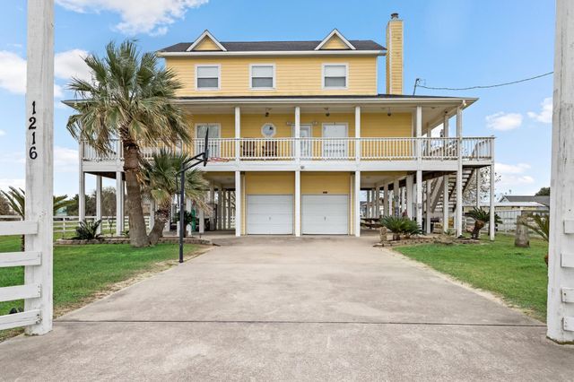 1216 Overton Avenue, Port Bolivar, TX 77650