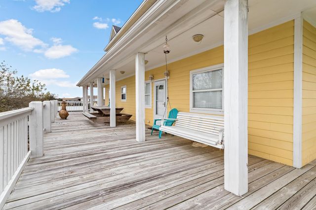1216 Overton Avenue, Port Bolivar, TX 77650