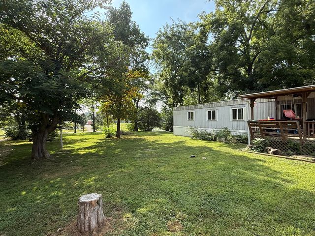 1105 Chowning Drive, Mountain View, MO 65548