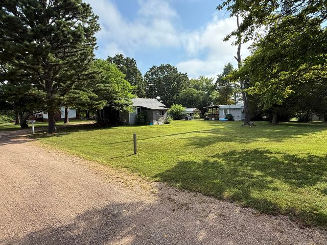 1105 Chowning Drive, Mountain View, MO 65548