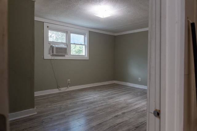 1144 Cedar St, Clarksville, TN 37040