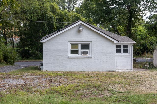 1144 Cedar St, Clarksville, TN 37040