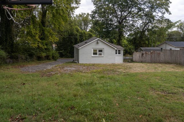 1144 Cedar St, Clarksville, TN 37040