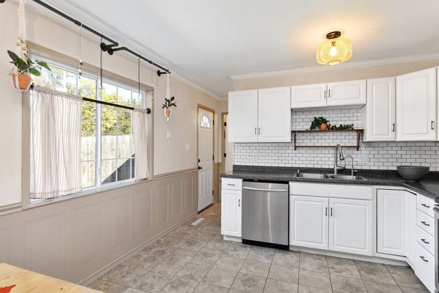 605 6th Street Place SE, Altoona, IA 50009